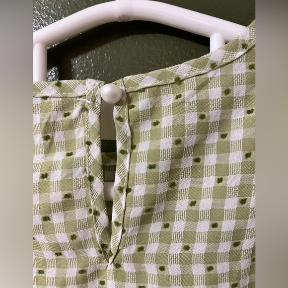 Handmade Sleeveless Top - Picture 4 of 4